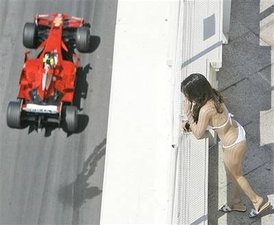 Đường đua Monaco rực sáng với…chân dài - 7